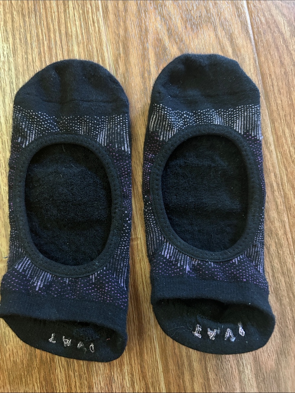 TAVI Emma Grip Socks Mary Jane silhouette style